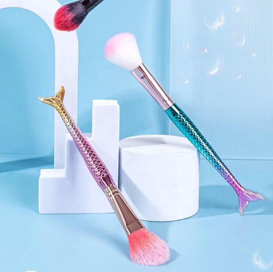 Multi-Purpose Makeup Brush