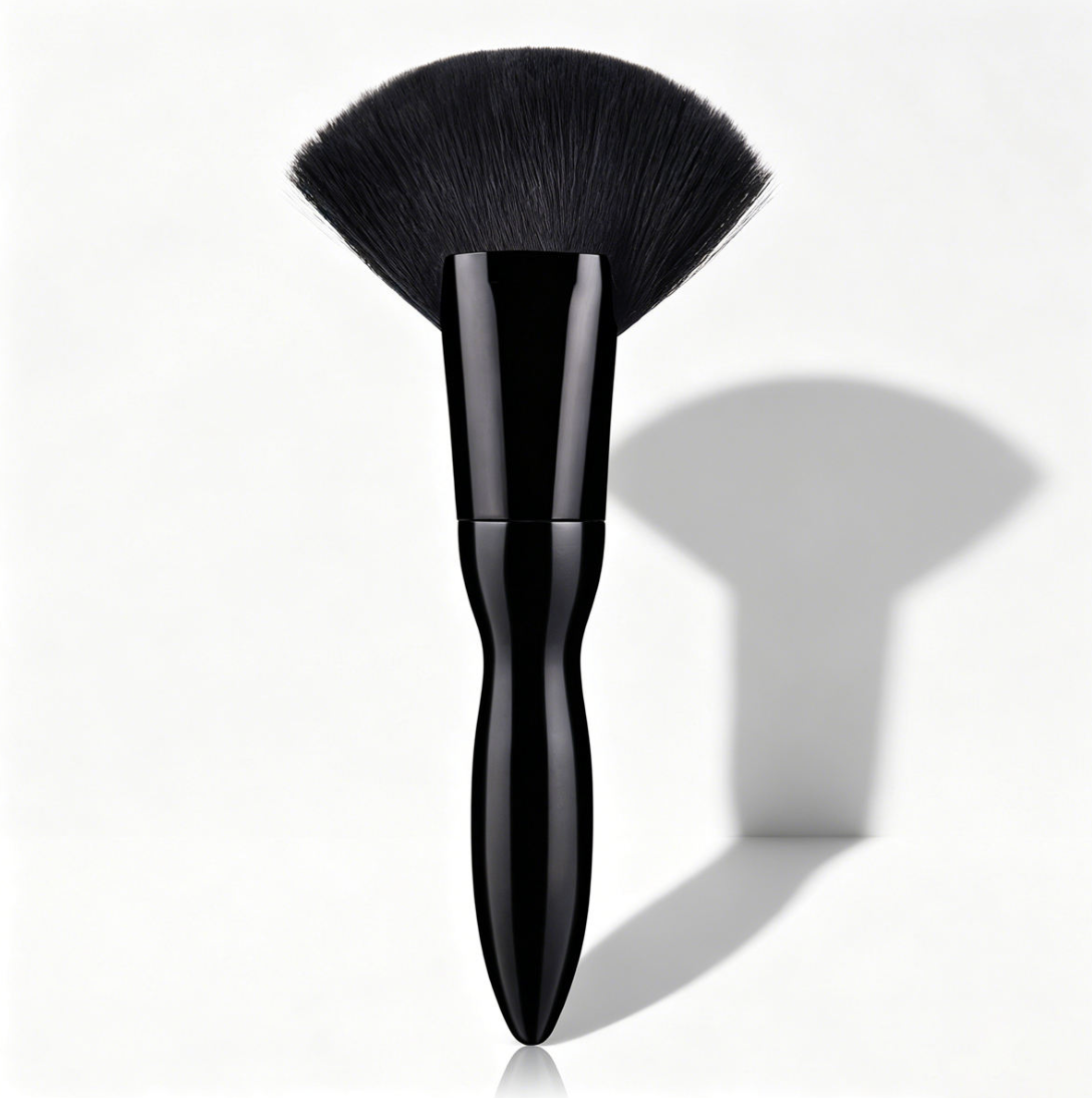 Fan-Shaped Highlighter Makeup Brush